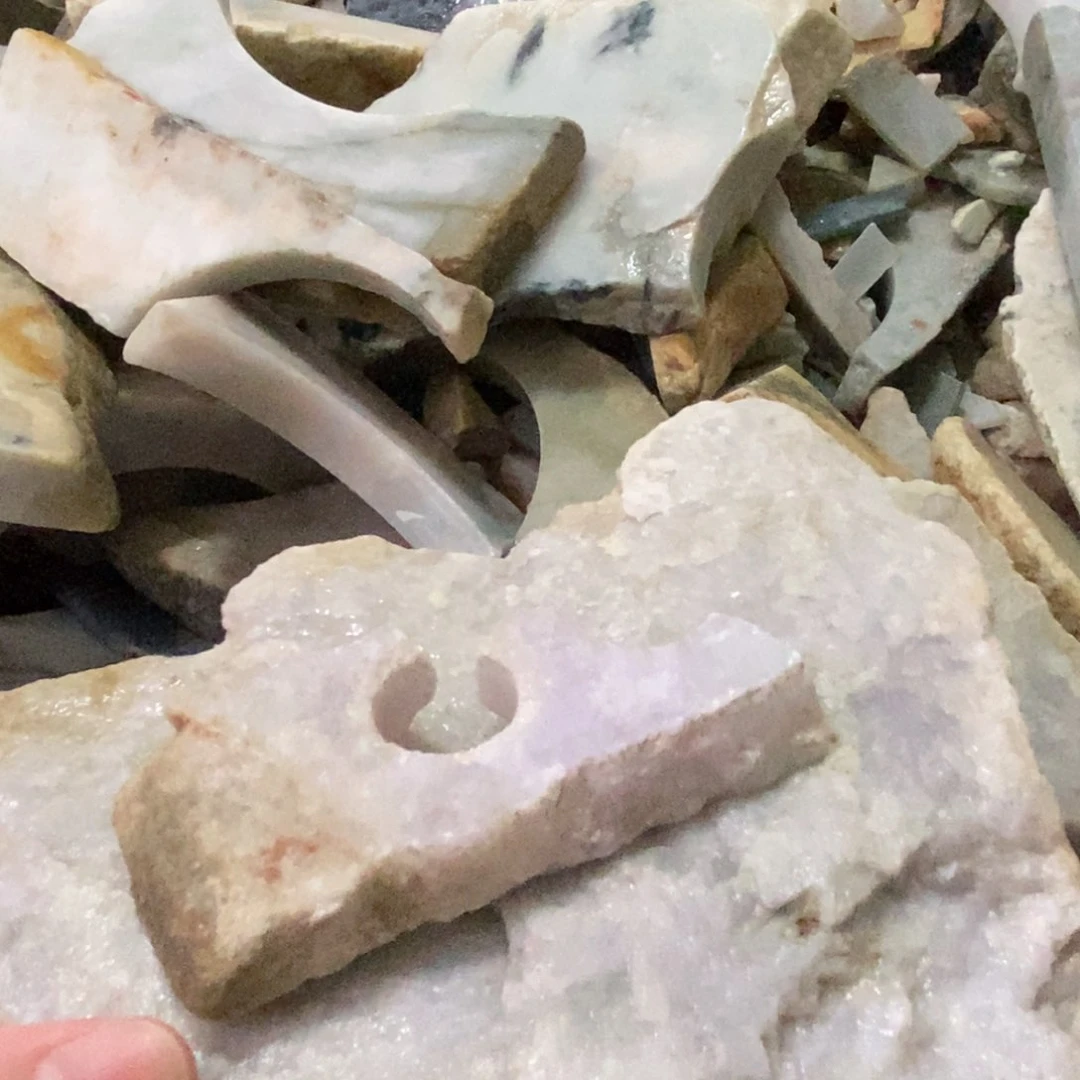 翡翠未镶嵌颈饰阿*天然翡翠