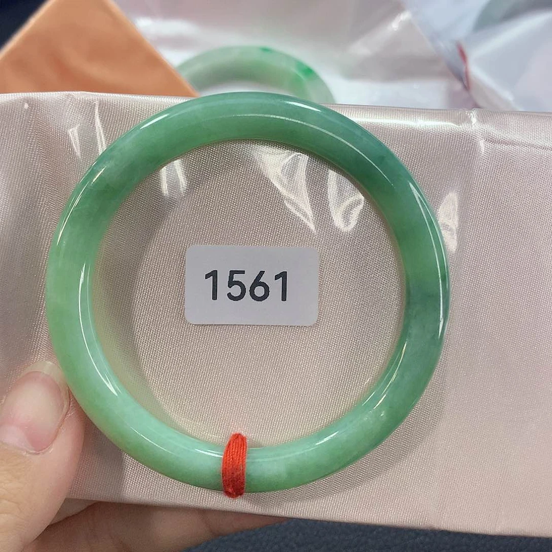 翡翠手镯未镶嵌天然缅甸57