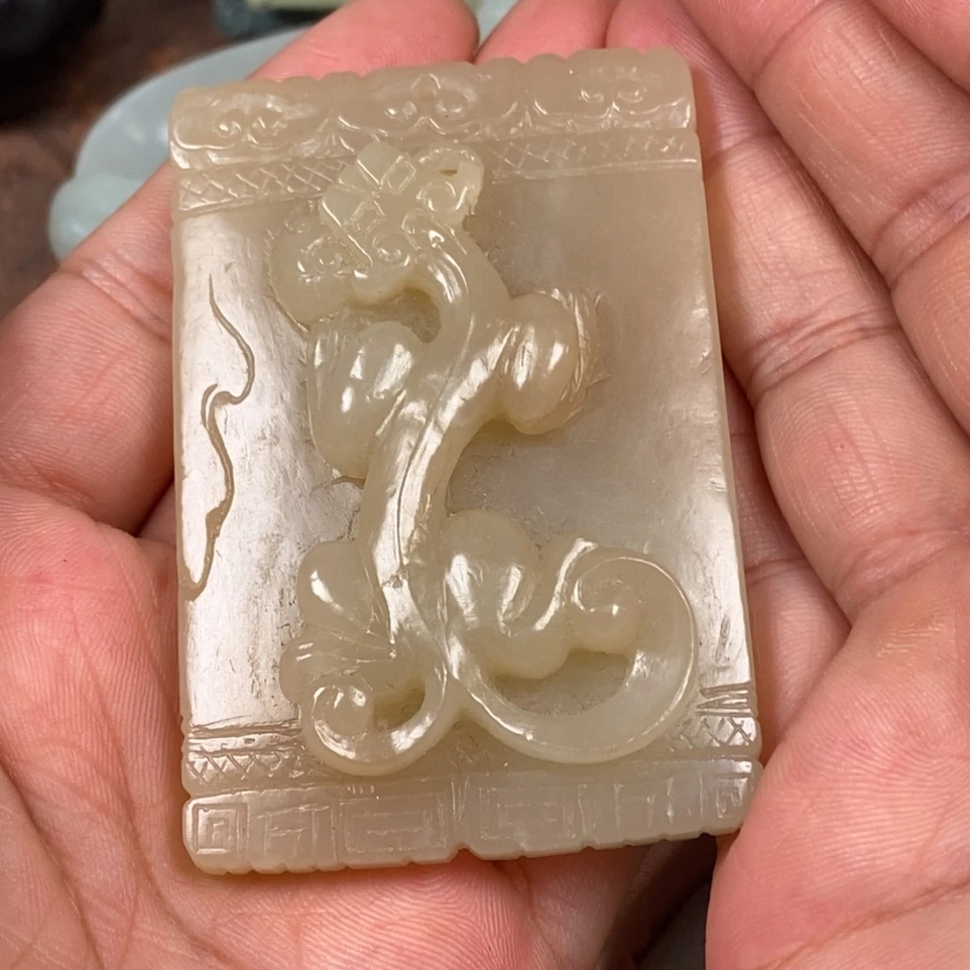 用***，非常精美的脖挂件
