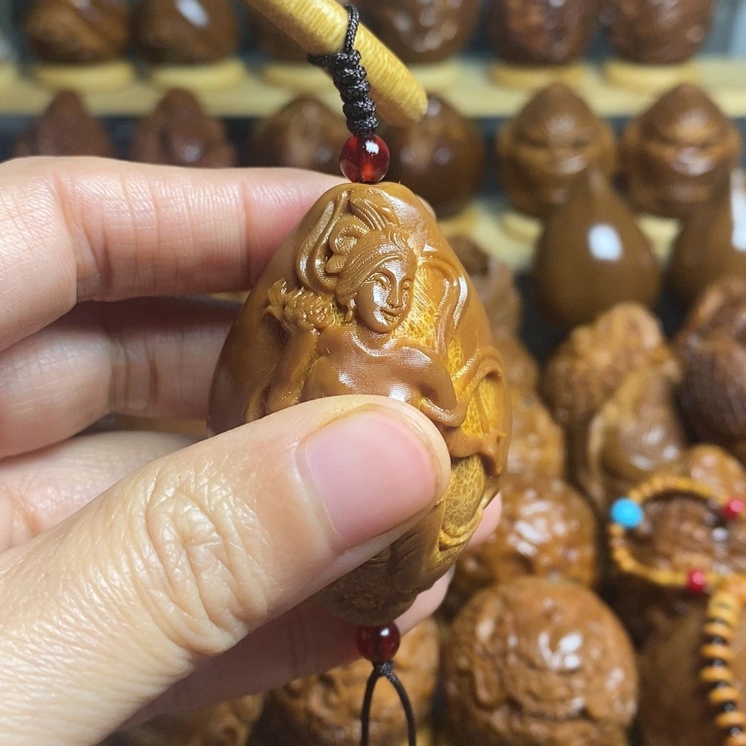 【闪购商品】核桃木/黑胡桃（胡桃木）橄榄核雕工艺美女➕蝴蝶