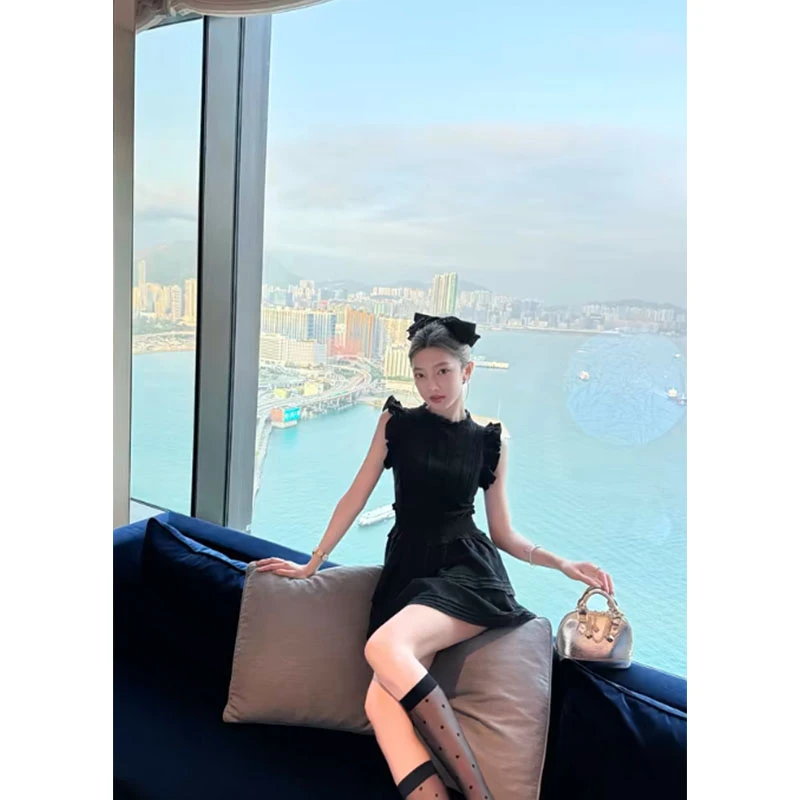 法式气质夏季新款休闲百搭设计感荷叶边飞飞袖连衣裙收腰蛋糕短裙