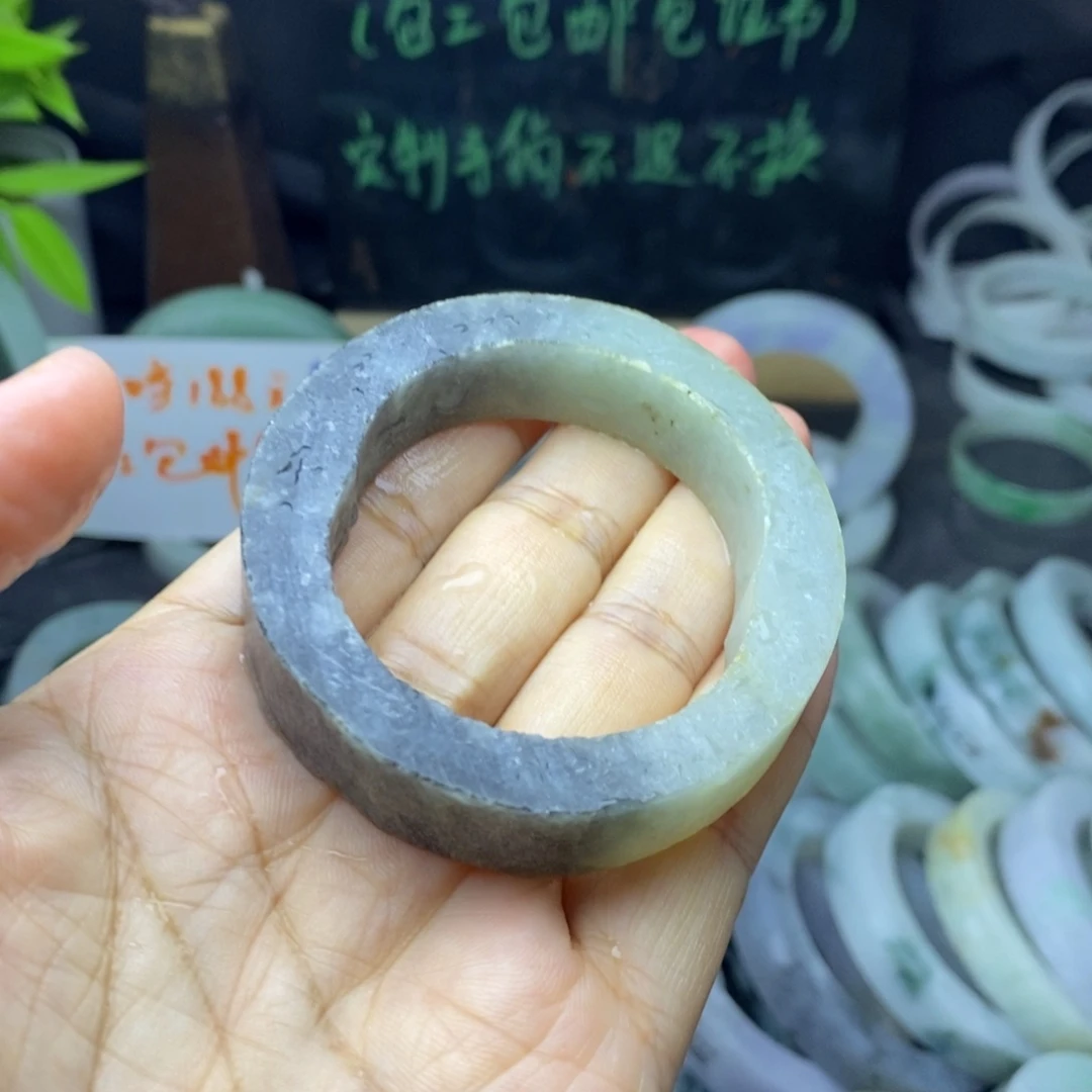 定制翡翠未镶嵌手镯