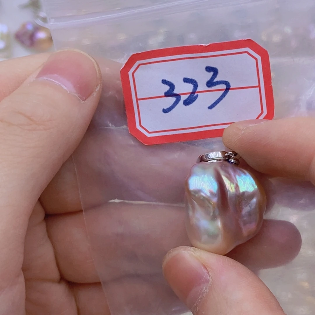 银S925镶嵌淡水珍珠吊坠