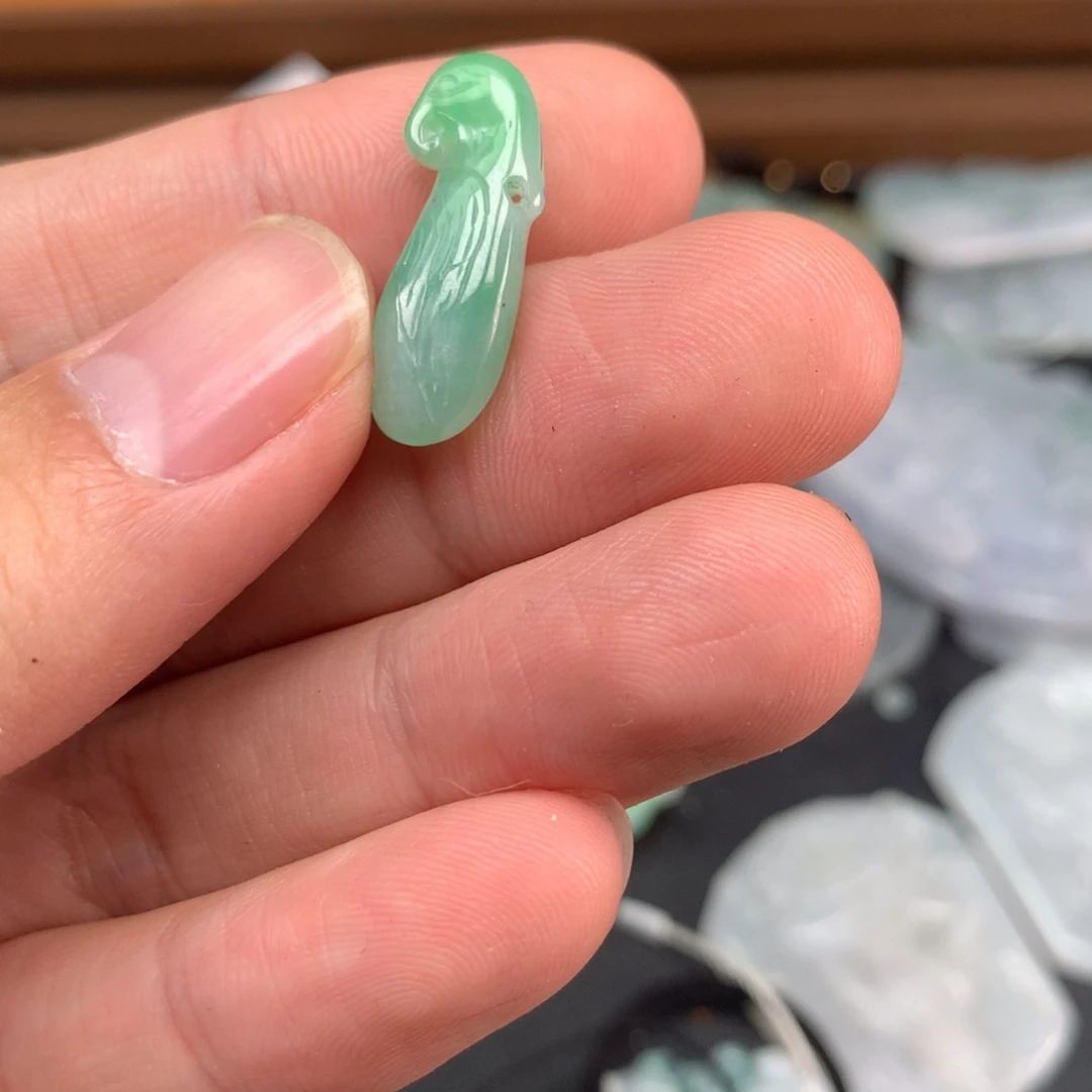 翡翠未镶嵌颈饰福利