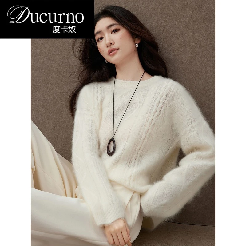 度卡奴2026年冬季新款高级感打底针织上衣女金丝绞花宽松显瘦毛衣