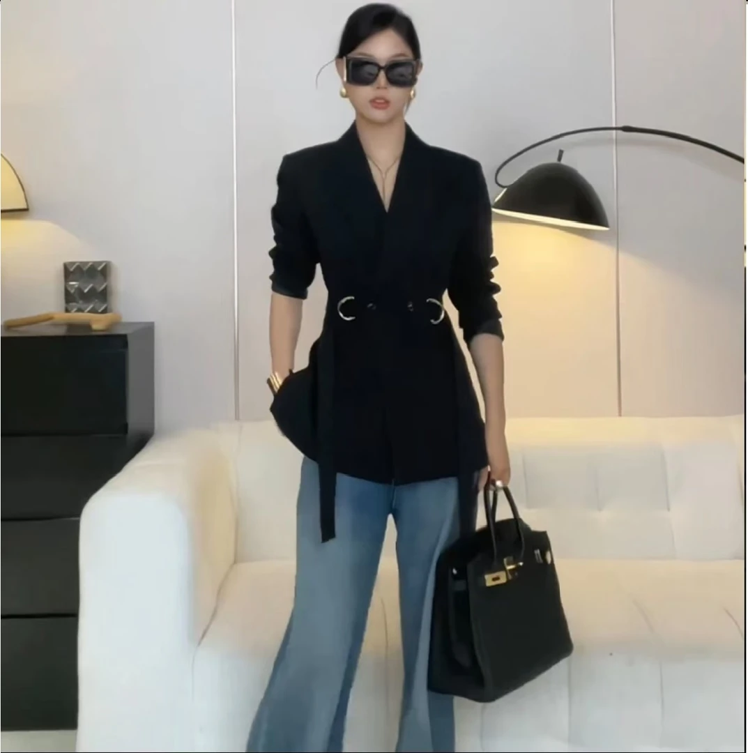 2025年春小个子女生的时尚救星来啦「反转巴黎」设计感休闲西装外套