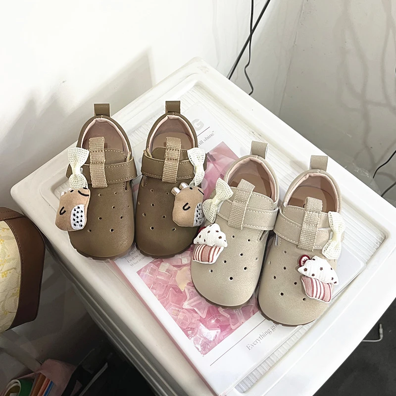 女童博肯鞋2025春夏新款儿童鞋子洞洞鞋女宝软底皮鞋夏季透气凉鞋