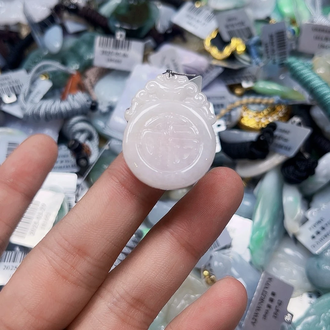 翡翠未镶嵌颈饰翡翠A货吊坠