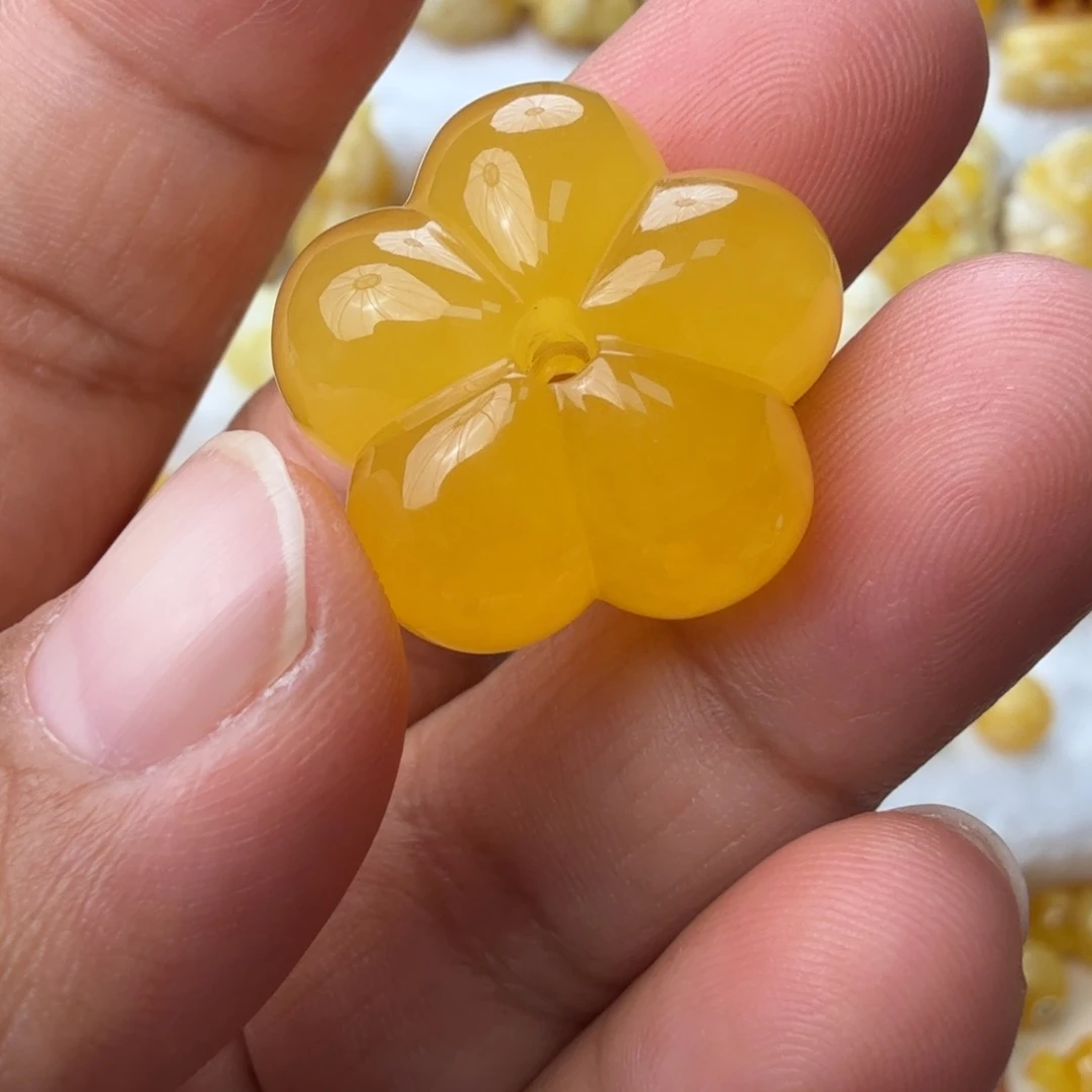 未镶嵌琥珀珠宝奇石