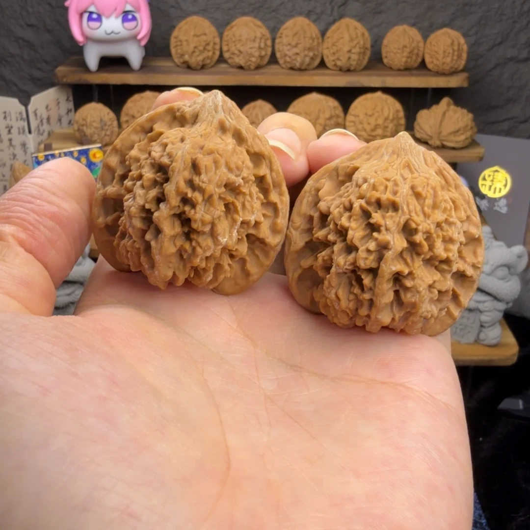 正***卜吊坠文玩核桃43尺满天星