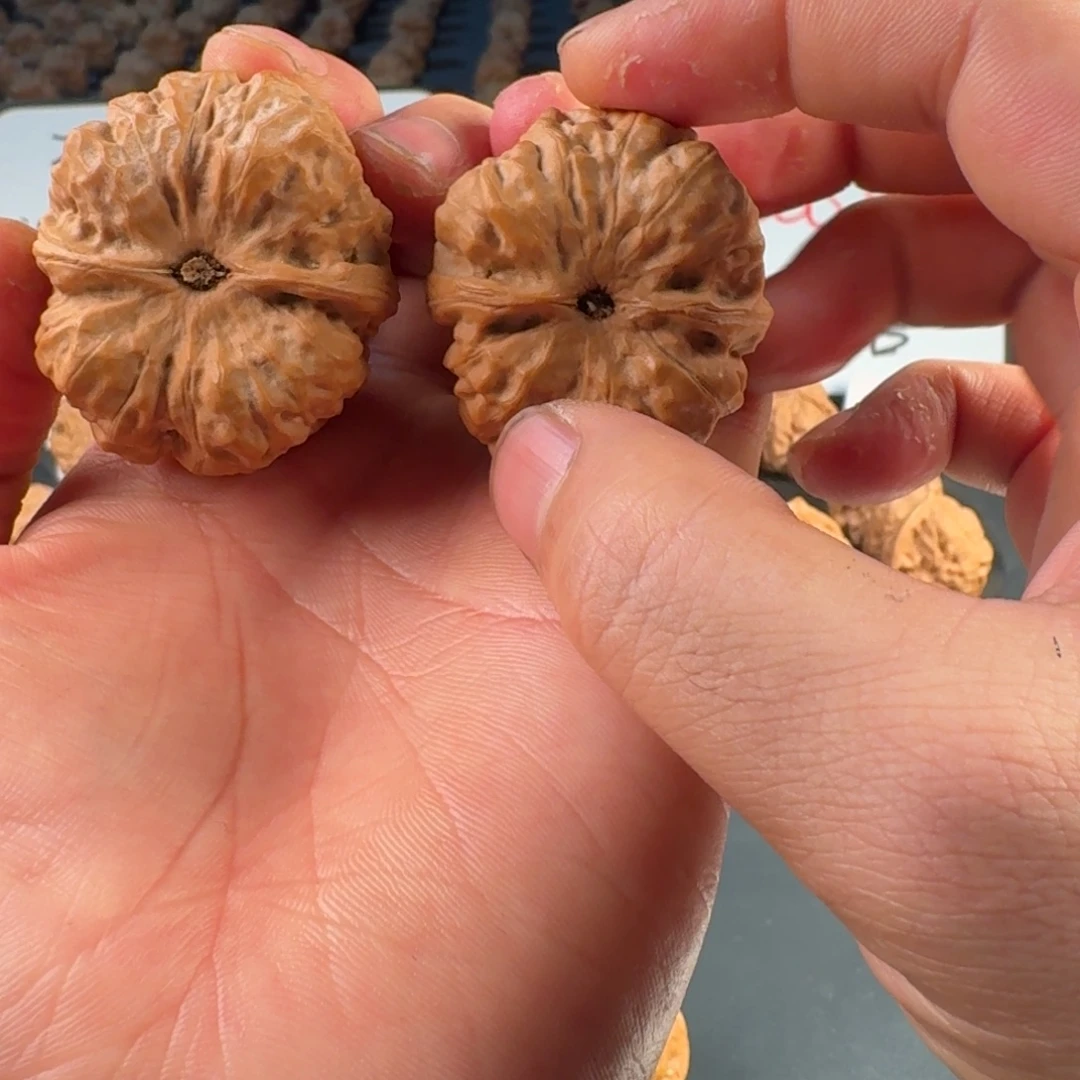 z***a文玩核桃吊坠蛤蟆的眼睛是真的好看啊我