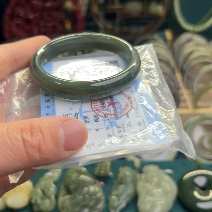 和田玉手镯未镶嵌52.9圈围1431