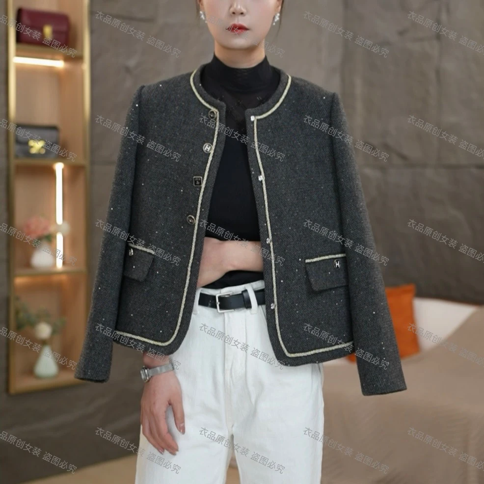 【衣品】2025满天星新款小香风金丝暗扣高级灰中年休闲短外套女装