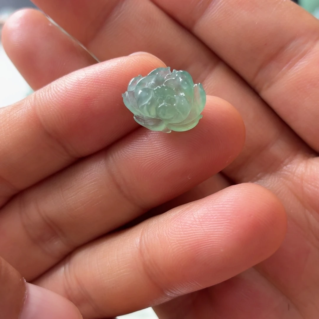 未镶嵌定制翡翠莲花