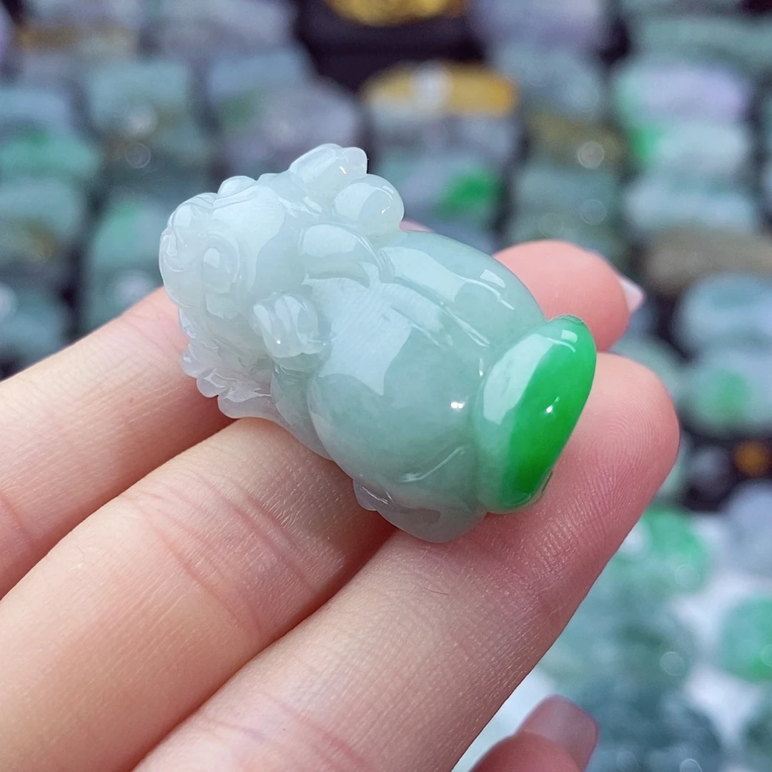 颈饰未镶嵌翡翠天然