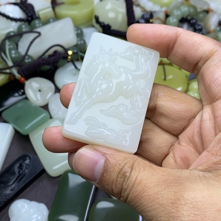 和田玉未镶嵌颈饰