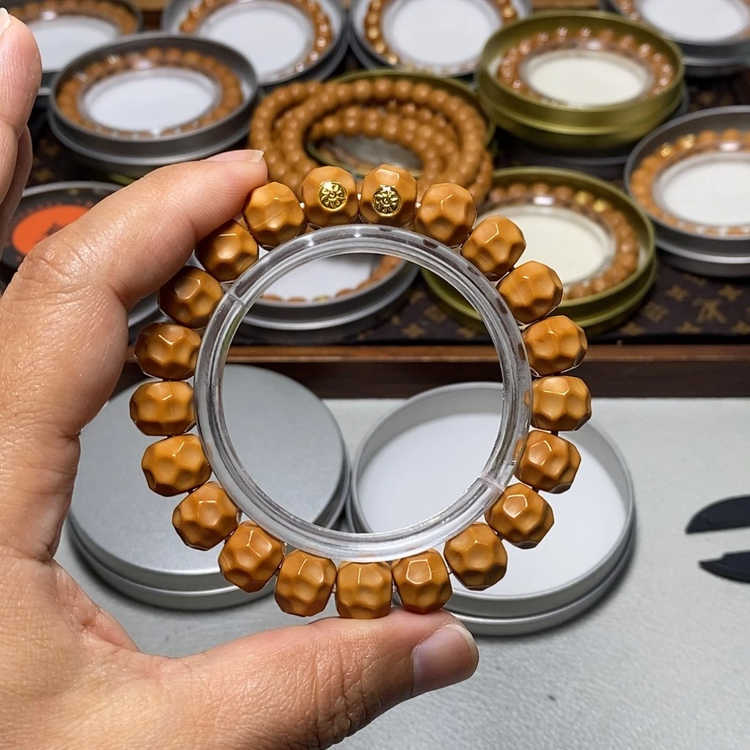 猴头核桃手串44号18k双标龙炎黑金无相12左右