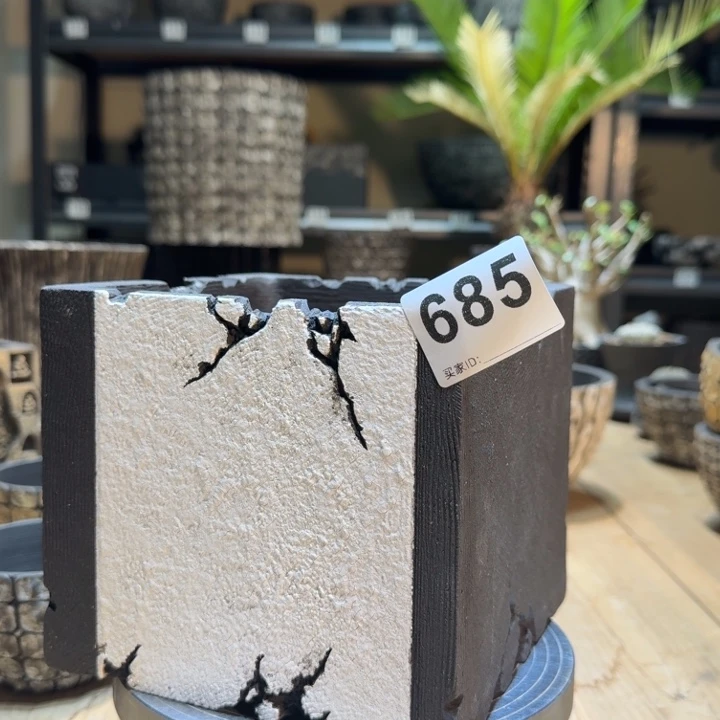 方盆内口13.5高13.8无釉