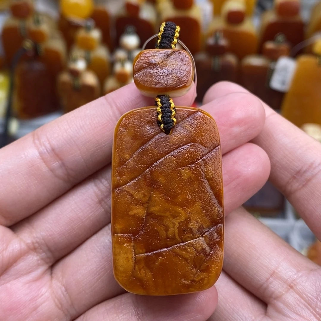 蜜蜡未镶嵌珠宝奇石