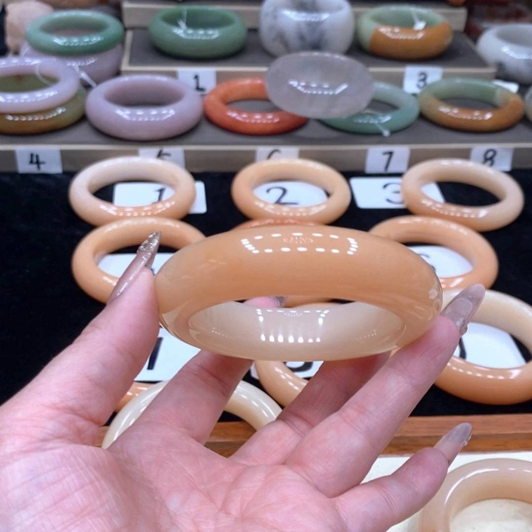 糖****石英质玉未镶嵌手镯