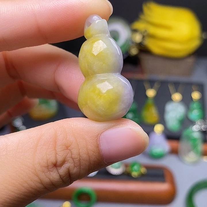 吊坠(赠链)未镶嵌翡翠