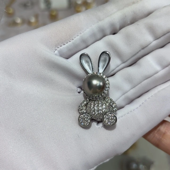 未镶嵌海水珍珠胸针