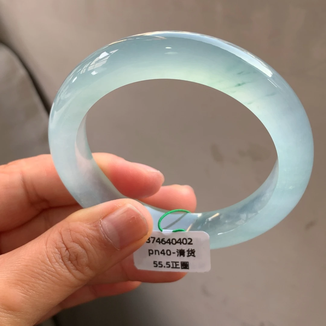 翡翠未镶嵌手镯高冰胶起钢光飘花【强推】
