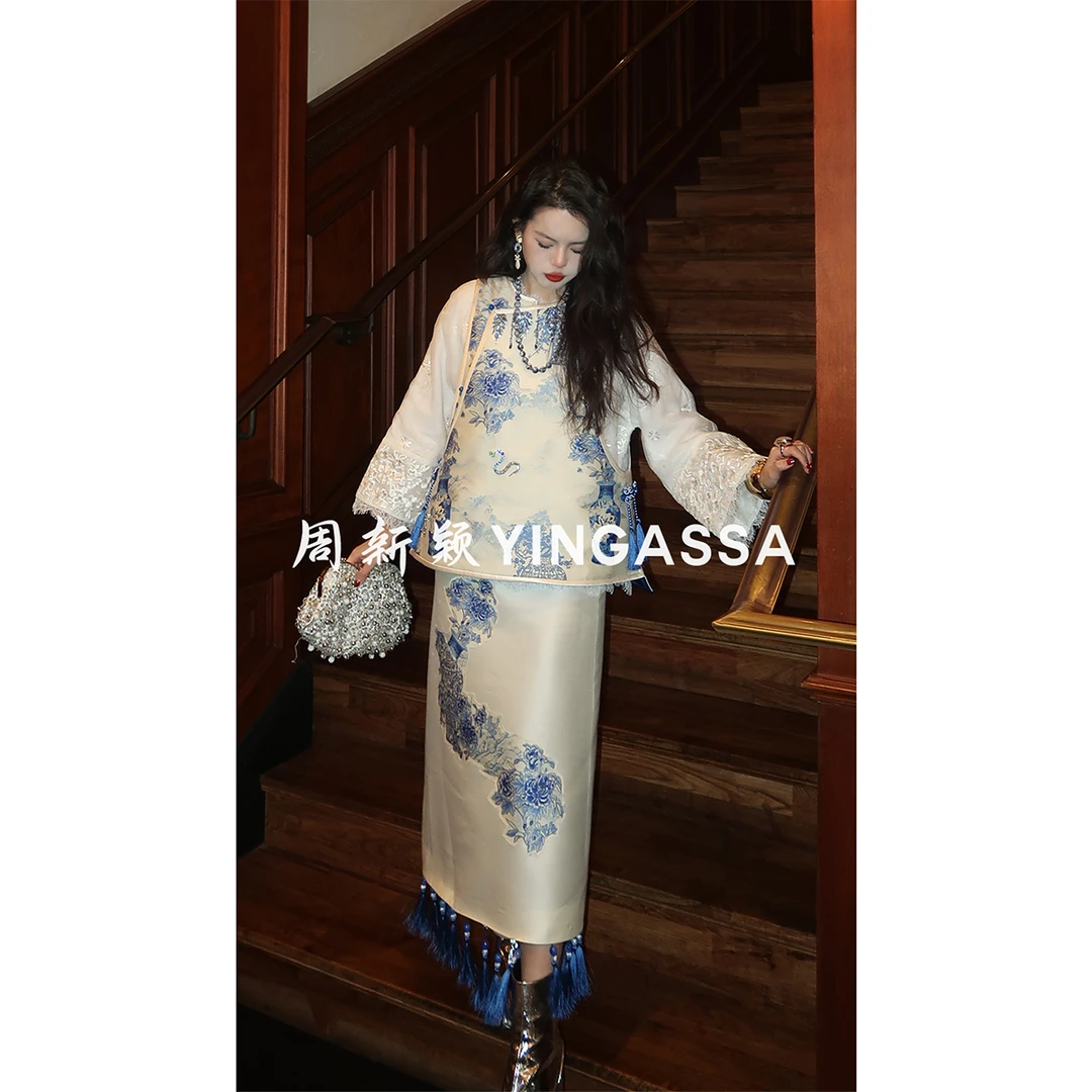 2025早春【青花美人】重磅桑蚕丝丝毛混纺手工钉珠青花瓷羽绒马甲