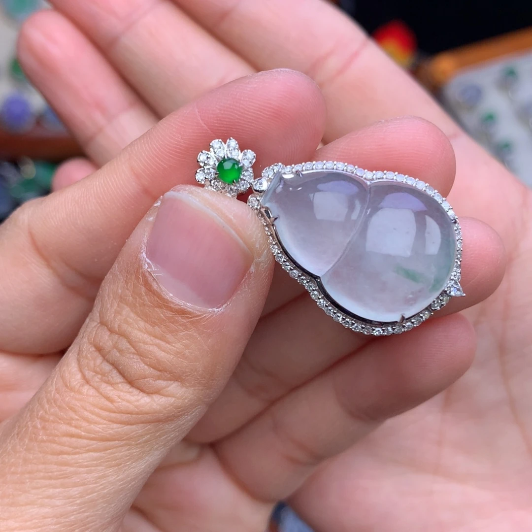 翡翠吊坠(不含链)18K金镶嵌