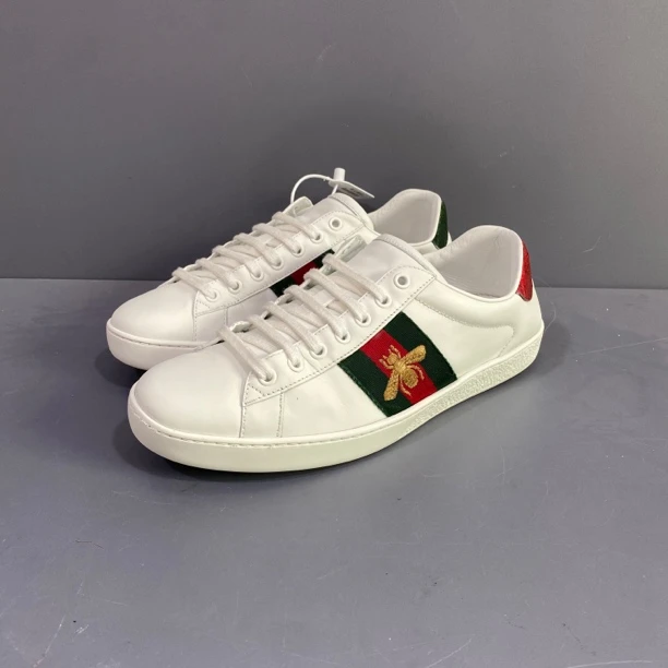 95新 GUCCI/古驰 41码 古驰gucci 小蜜蜂休闲鞋 成色很新 秒价270