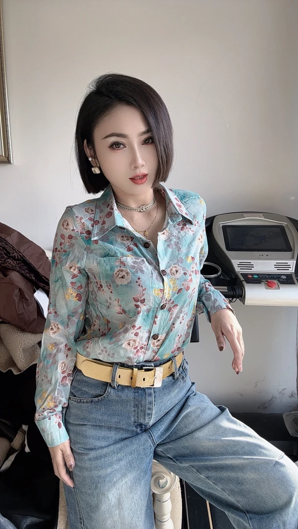 网红爆款减龄气质小碎花显瘦衬衫复古长袖时尚百搭