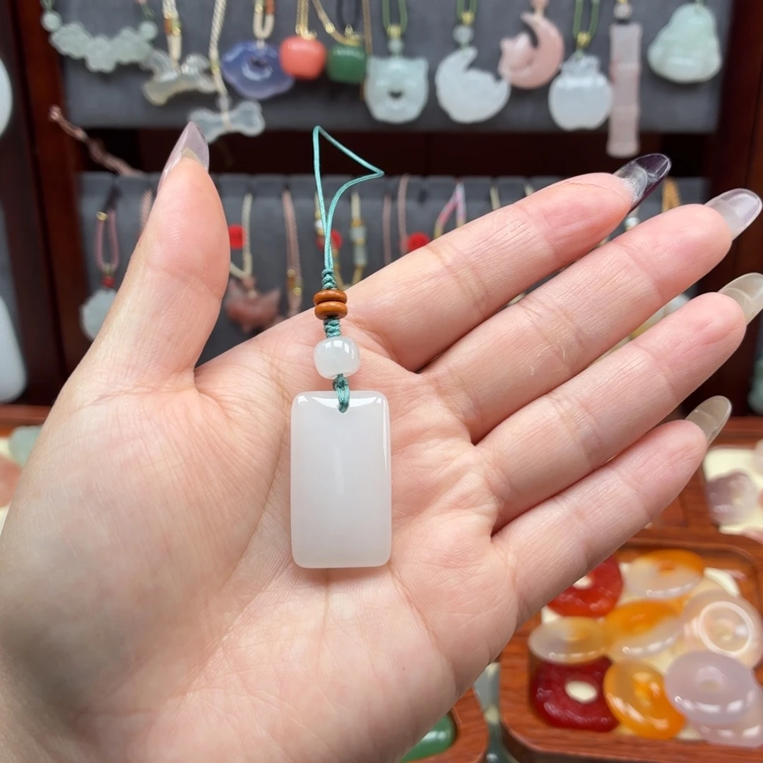 焦***铁石英质玉未镶嵌颈饰