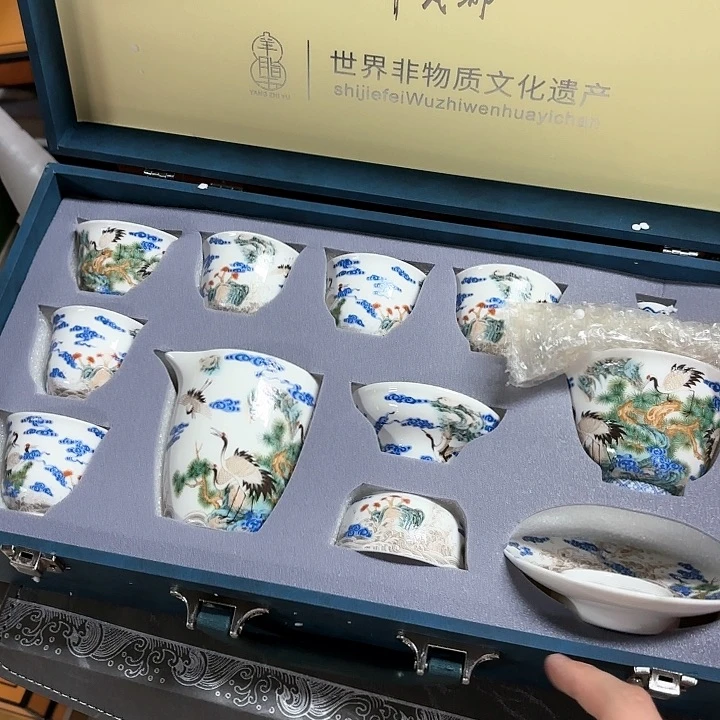 孤品茶具套装等。