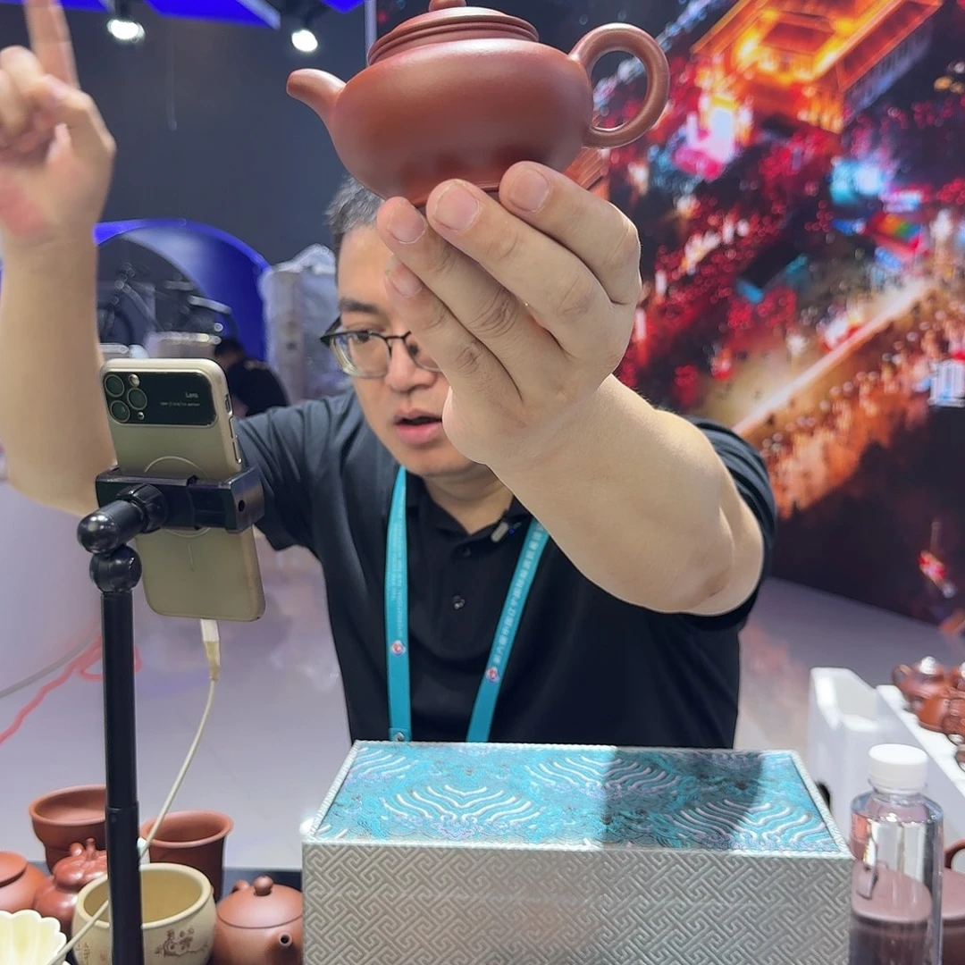 天***7紫砂茶杯朱泥全手掇只   180CC