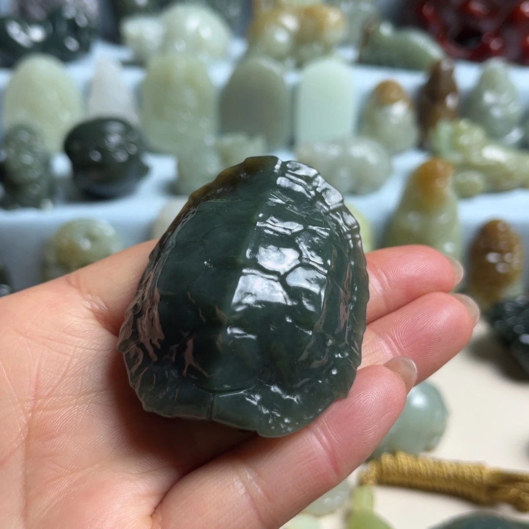 和田玉未镶嵌把件