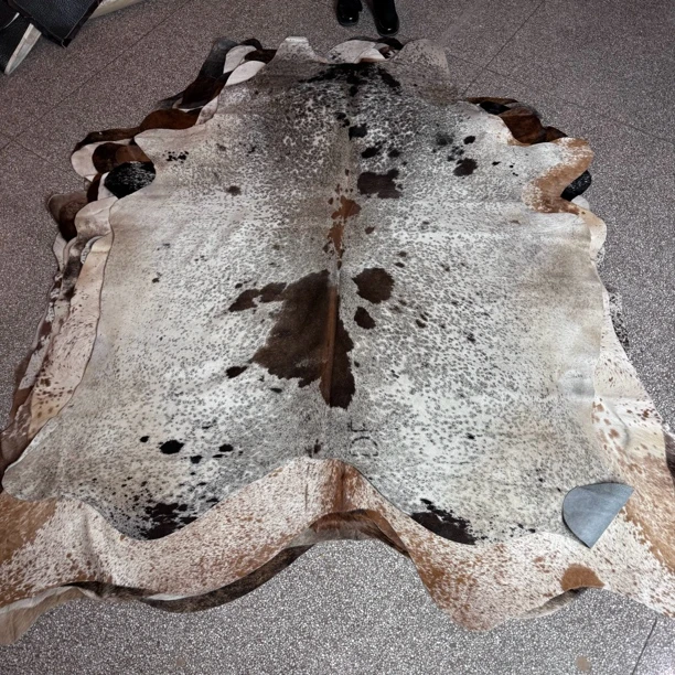 【本尼家】K1028 235*200专拍牛皮地毯家用轻奢