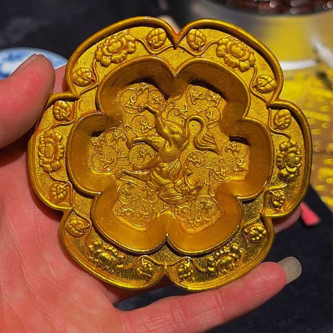 香灰盘，杯托。龙隐破竹