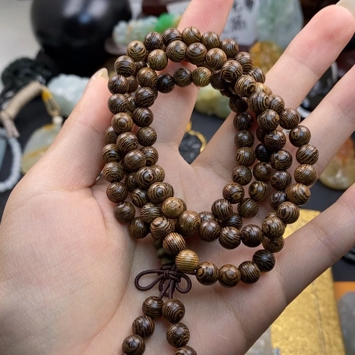 颈饰未镶嵌翡翠君**翠