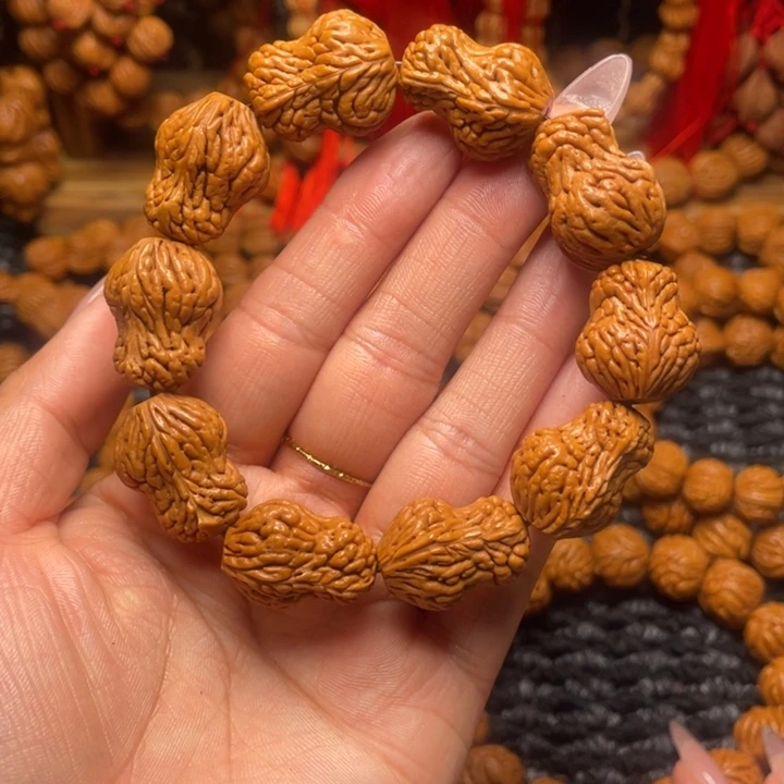 木质类龙纹桃枭手串