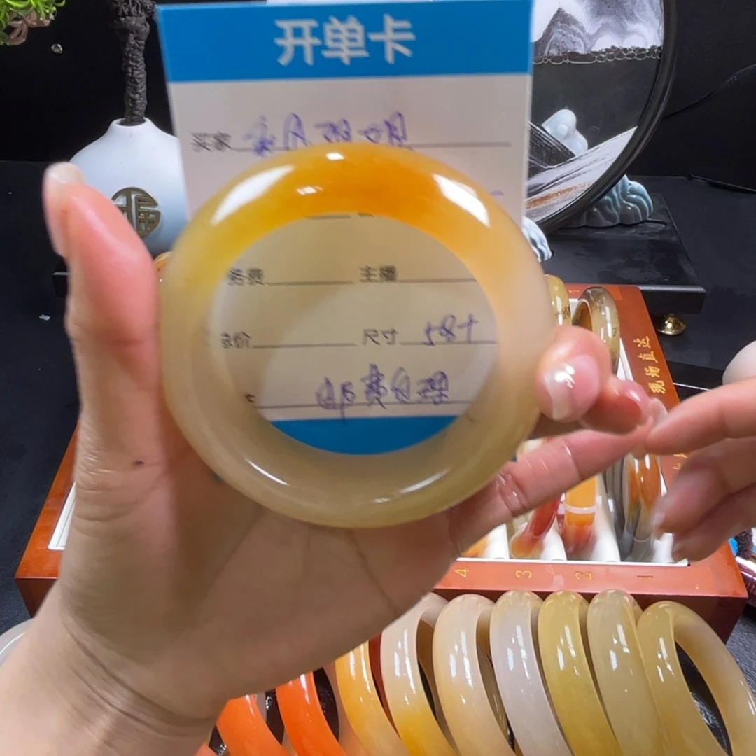 石英质玉手镯未镶嵌乘**姐