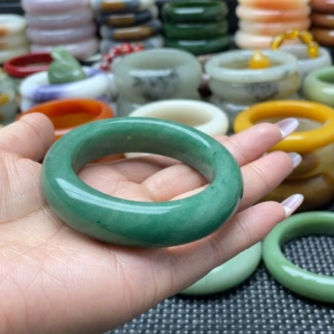 未镶嵌手镯石英岩玉