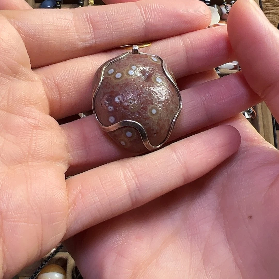 秦***禧石英石纯铜锁骨链