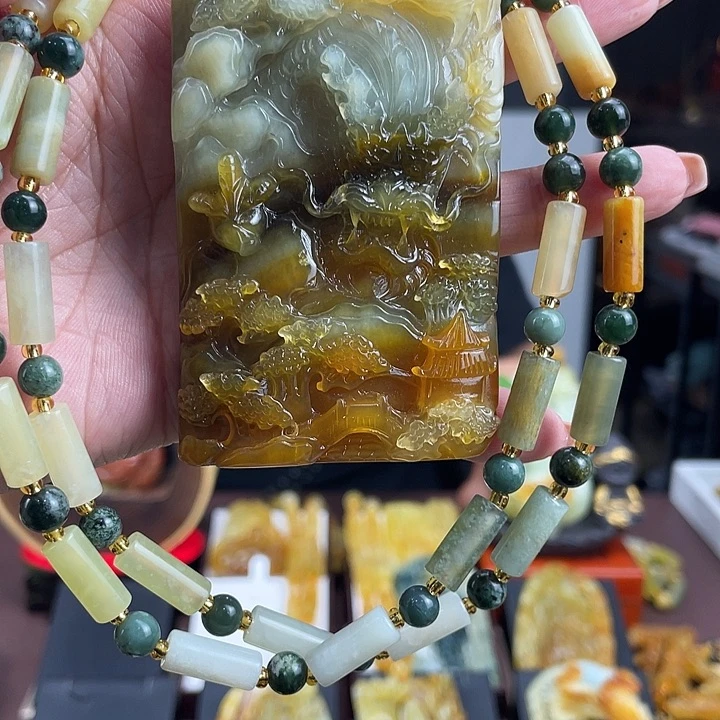 蛇纹石玉未镶嵌颈饰