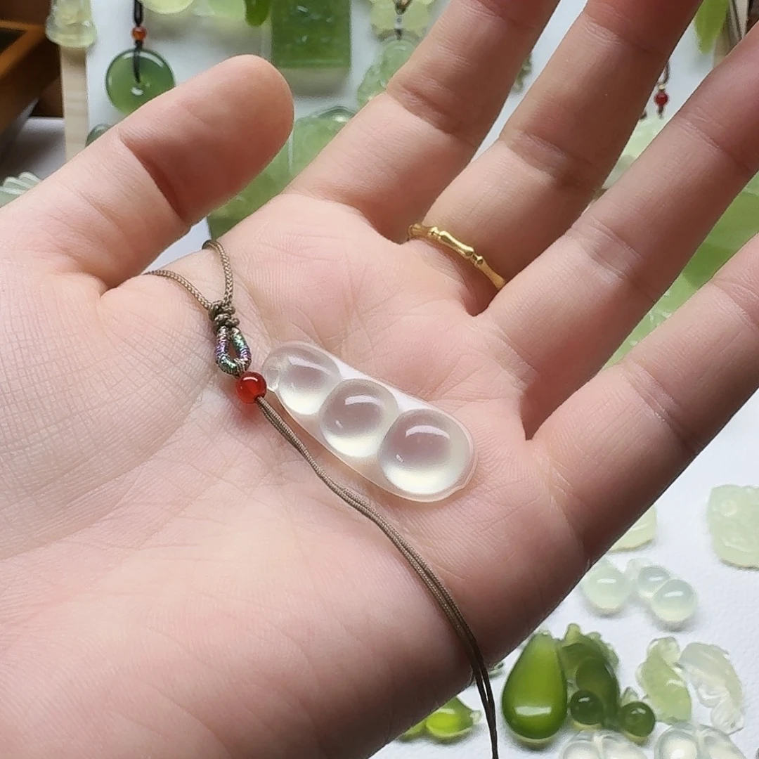 那***岗合金蛇纹石玉颈饰