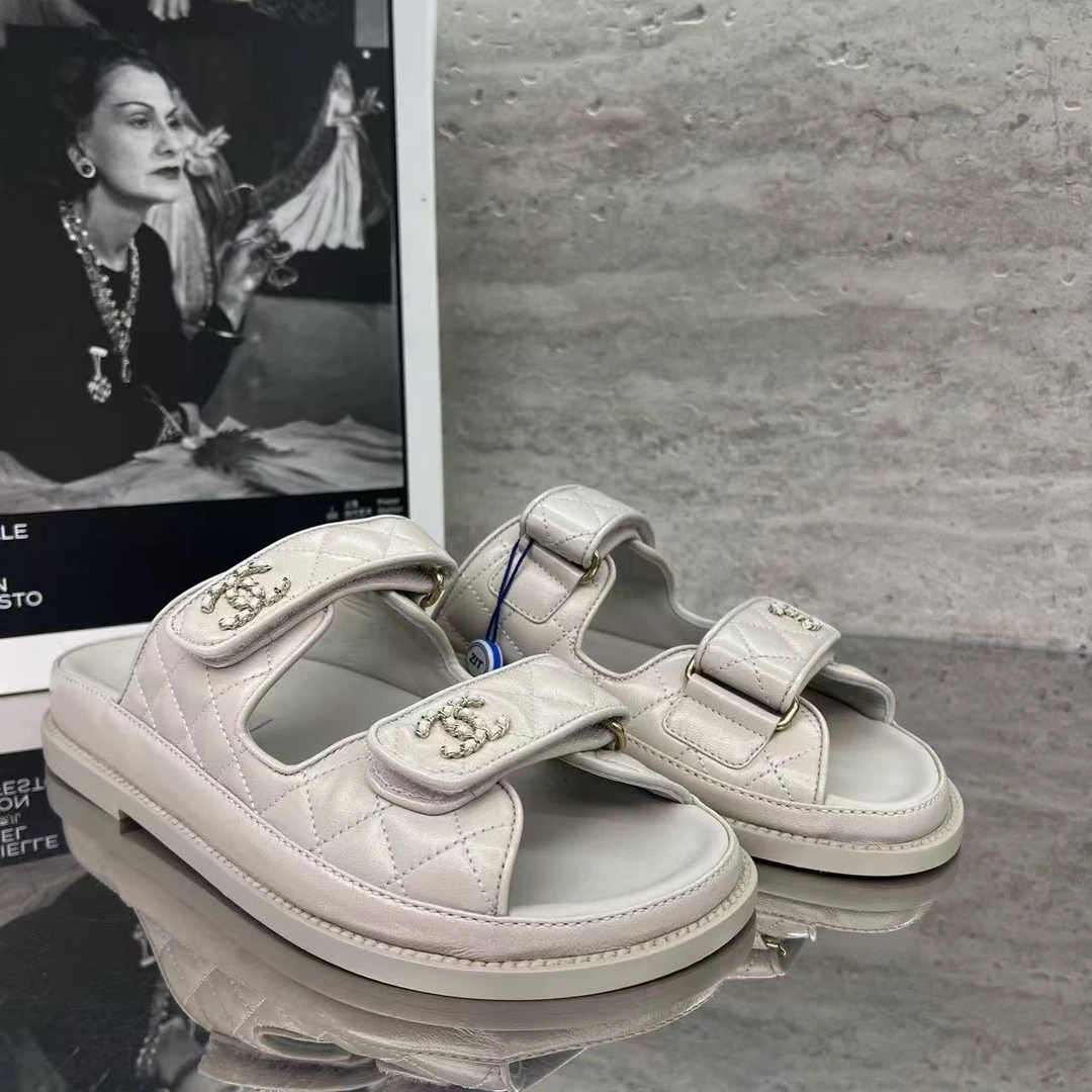 全新未使用 Chanel/香奈儿 24p灰色荔枝牛皮经典凉拖 拖鞋 37码