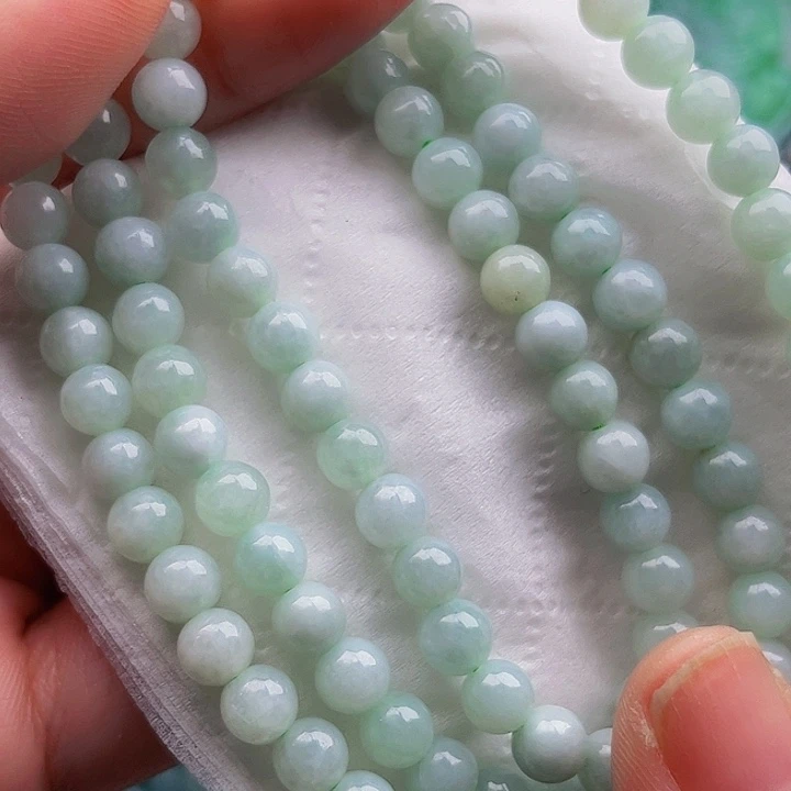 风****翡翠未镶嵌颈饰挂件