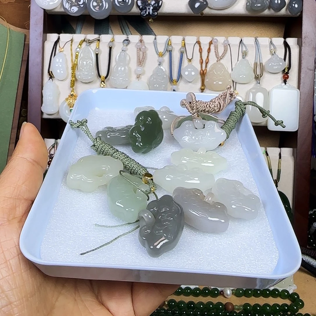 和田玉未镶嵌颈饰