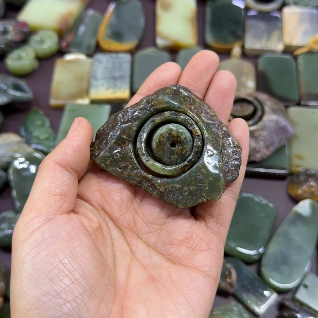 玖***玖岫岩河磨玉（透闪石质玉）未镶嵌挂件