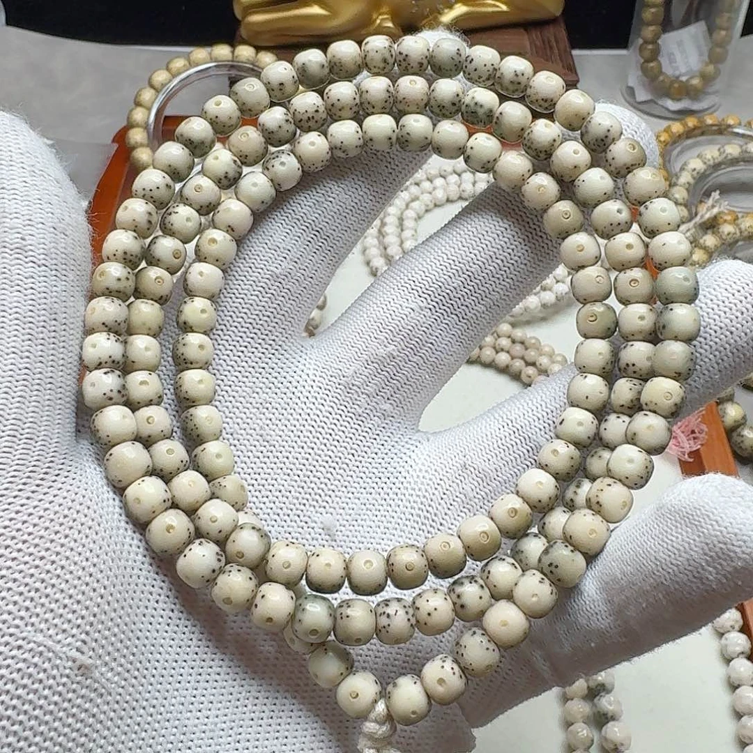 星月菩提手串石玉料7/6绿包白正月半壁留白小细星多圈