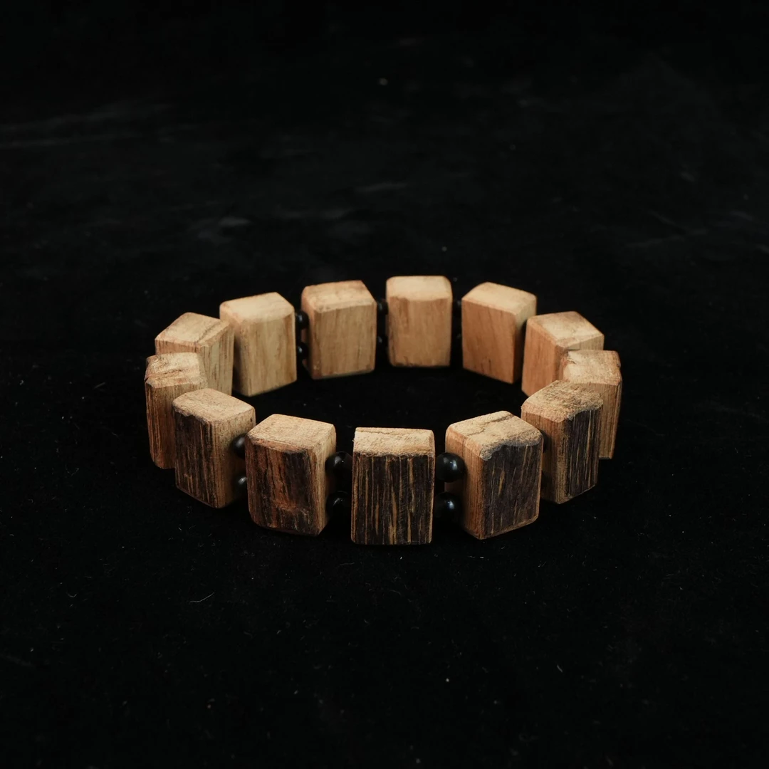 4787达拉干沉香皮油奶味坦克珠1.67x1.7x1.0cm 19.23g